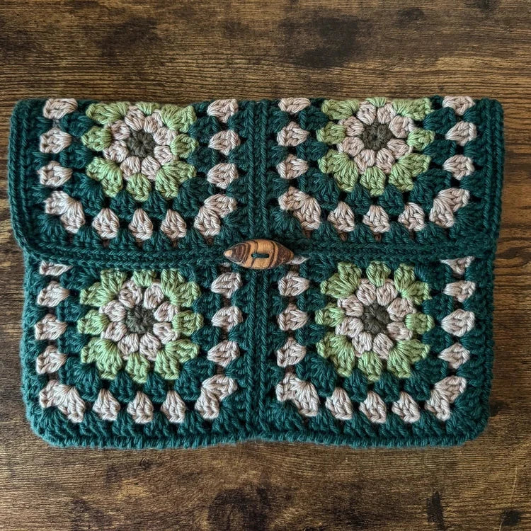 Granny Square Pouch Crochet Pattern - Cielcraft
